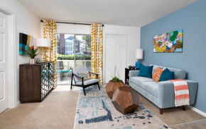 Wyndham 121 Bright, Airy 1br Apt , Parking, Pool